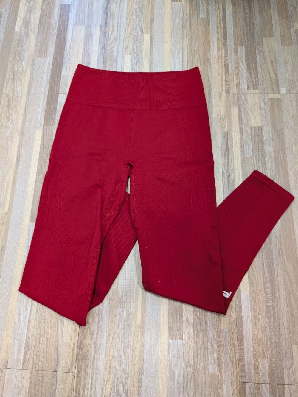 Fabletics Women's Mid-Rise Red Contoured Textured Leggings, Size Small